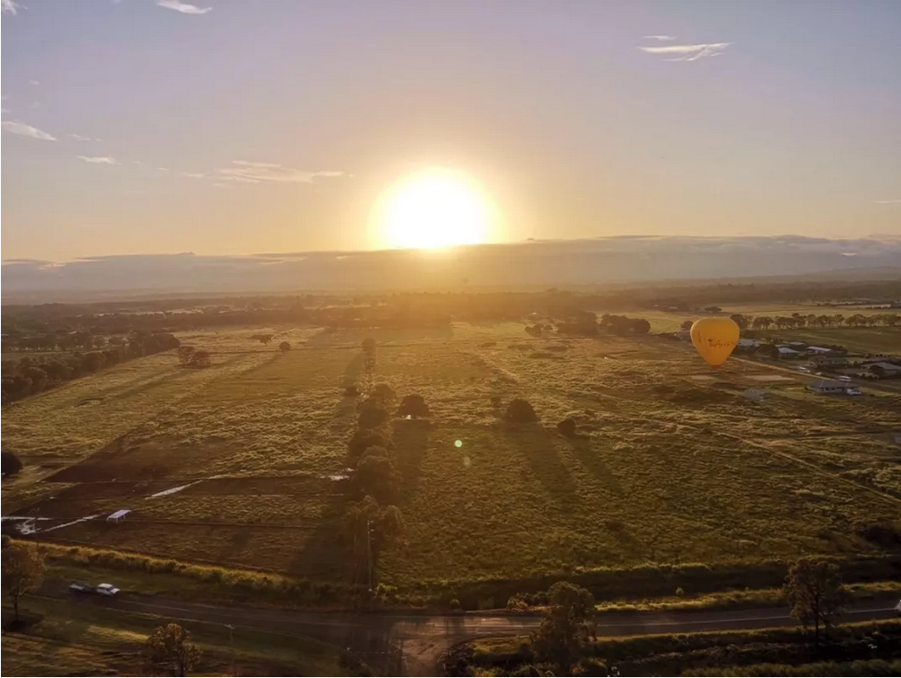 1552532926196037WbSZ.png 热气球2.png